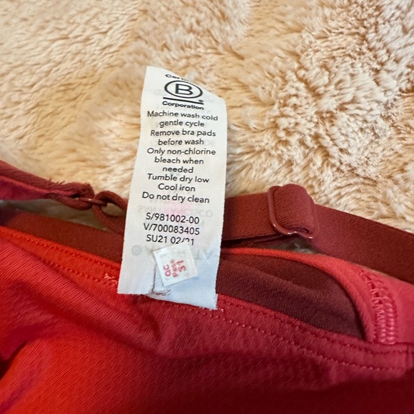 Athleta Intention Crop A-C, Size Medium, Like New! - Picture 8 of 8
